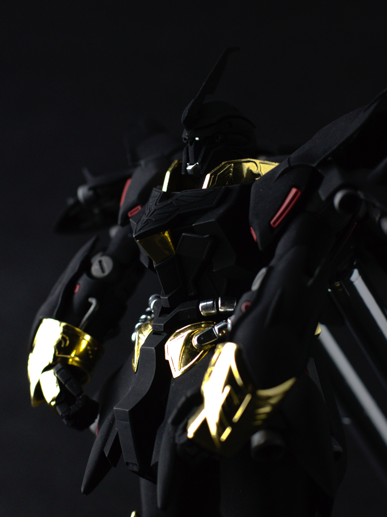 MSN-06S Sinanju x Black 3.0 close-up.